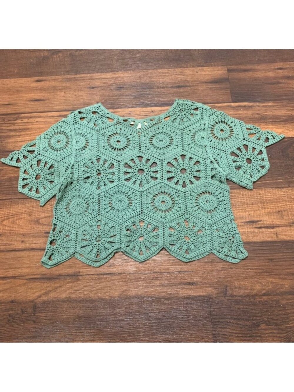 Green Lace Crochet Short Sleeve Crop Top - Picture 4 of 4